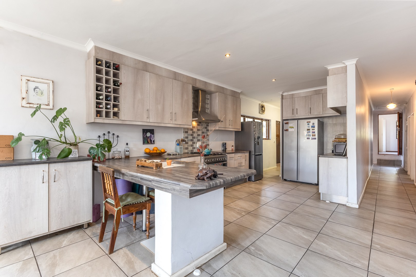 824m² Spacious Three-Bedroom Family Home with Mountain Views in Groenvlei