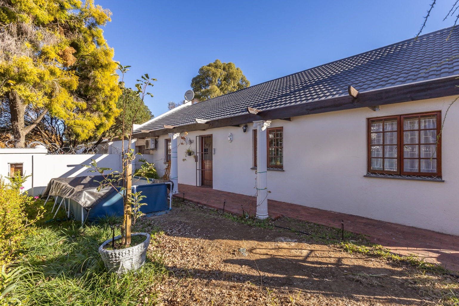 425m² Well-Located 3 Bedroom Corner Home in Paarl Central