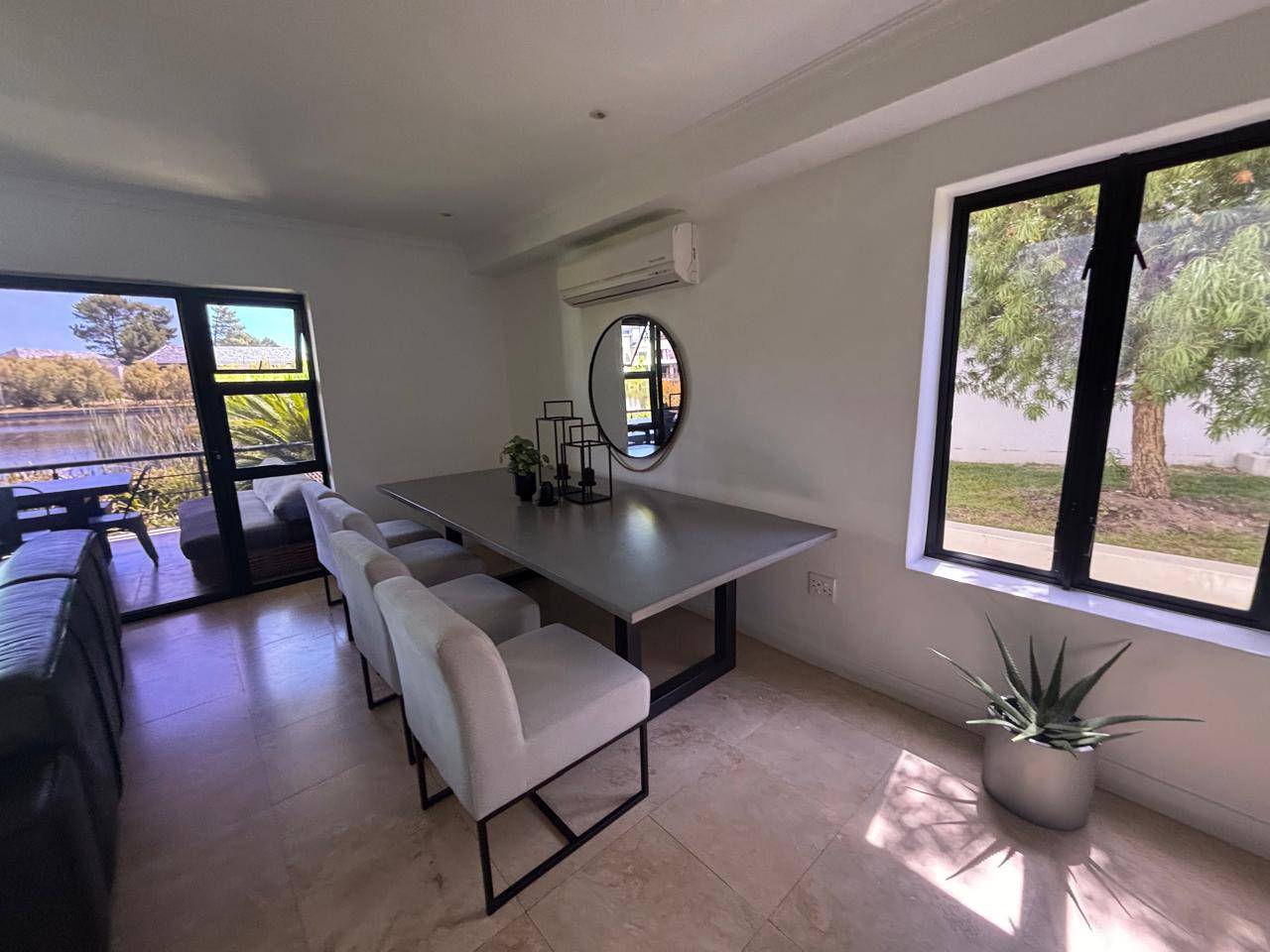 0m² 4-Bedroom Lodge | Pearl Valley