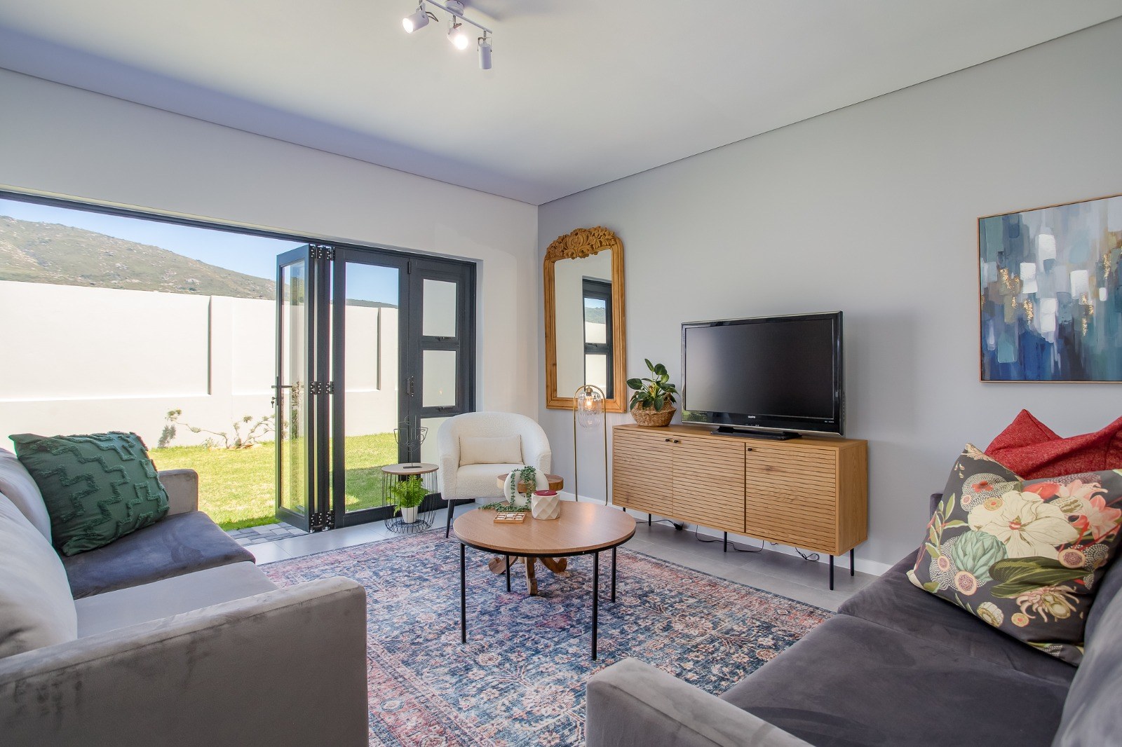 0m² Brand-New Modern Townhouse to Rent in Honeydew Country Estate