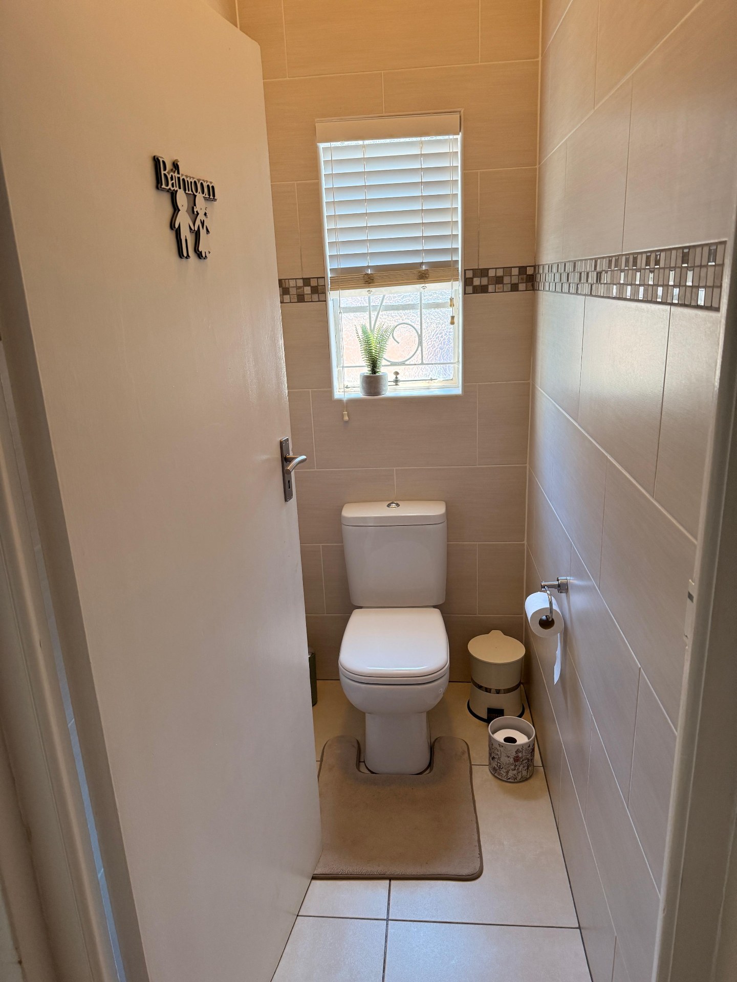 0m² Beautifully maintained and very spacious family home, perfectly located in one of Paarl's sought-after neighbourhoods.