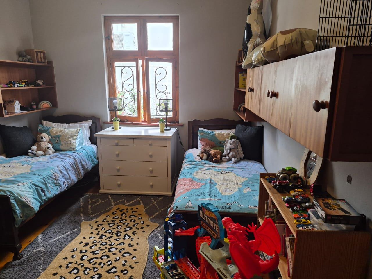 0m² We are excited to present this beautiful family home for rent in a highly sought-after location.
