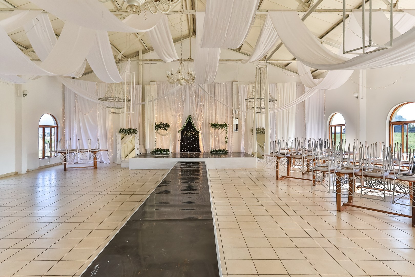 135261m² Opportunity to restore and reimagine a remarkable country estate in the heart of the Paarl