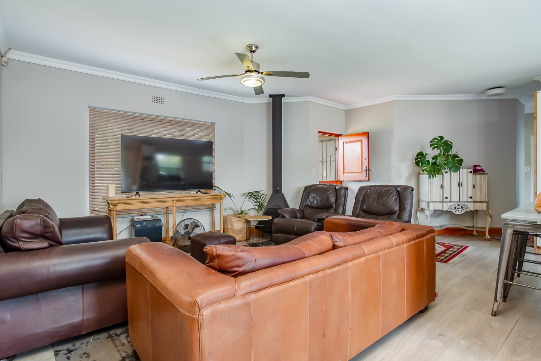626m² Exclusive Sole Mandate! Exceptional Home in Northern Paarl. 