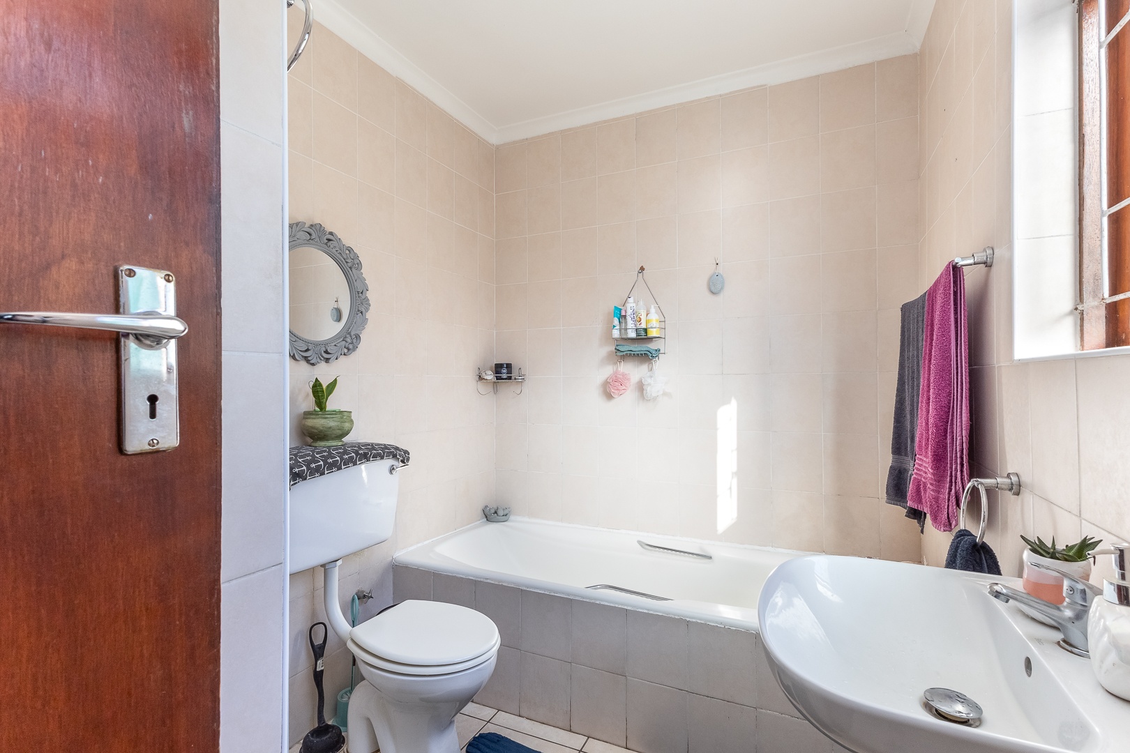 425m² Well-Located 3 Bedroom Corner Home in Paarl Central