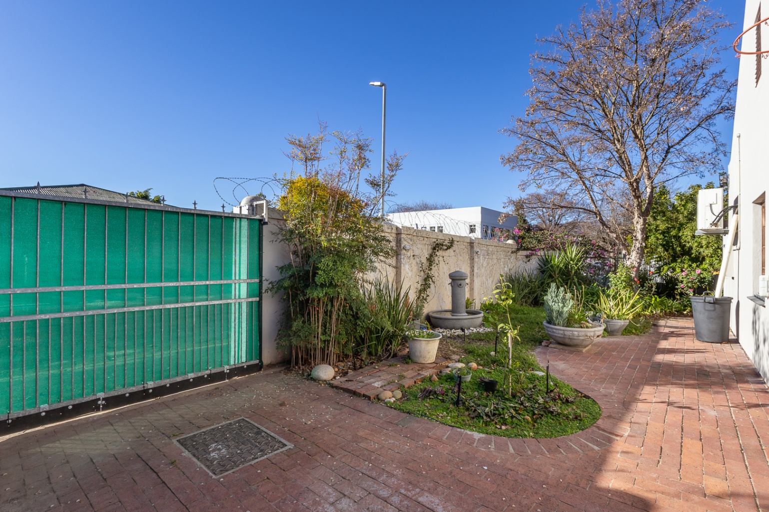425m² Well-Located 3 Bedroom Corner Home in Paarl Central