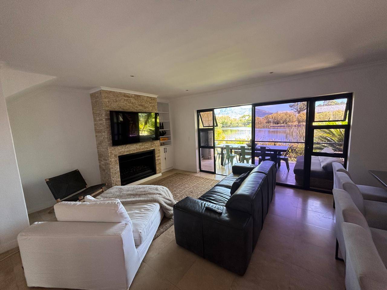 0m² 4-Bedroom Lodge | Pearl Valley