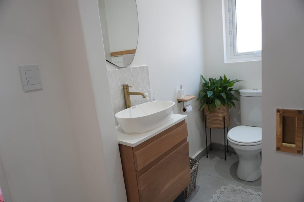 0m² Modern, light-filled 2-bedroom townhouse within a secure estate.