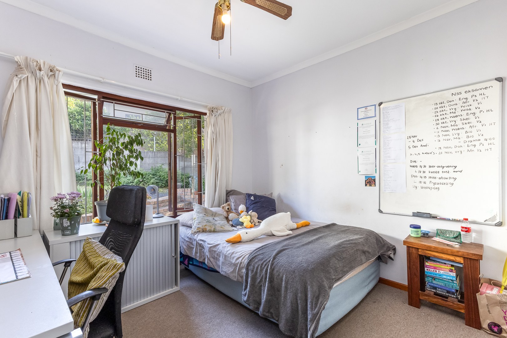 824m² Spacious Three-Bedroom Family Home with Mountain Views in Groenvlei