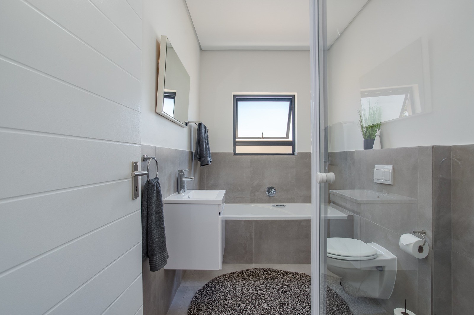 0m² Brand-New Modern Townhouse to Rent in Honeydew Country Estate
