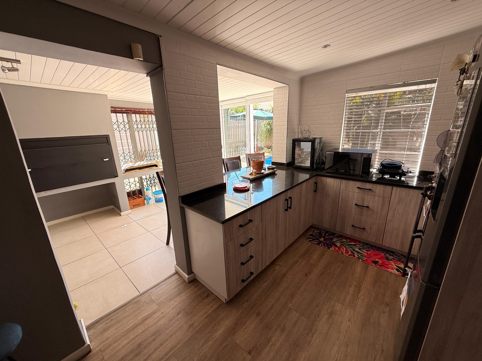 0m² Beautifully maintained and very spacious family home, perfectly located in one of Paarl's sought-after neighbourhoods.