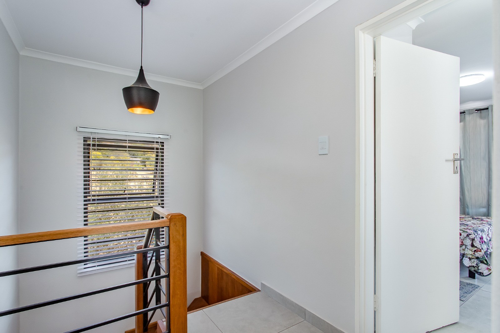 0m² Beautifully Maintained Home in Popular Neighbourhood