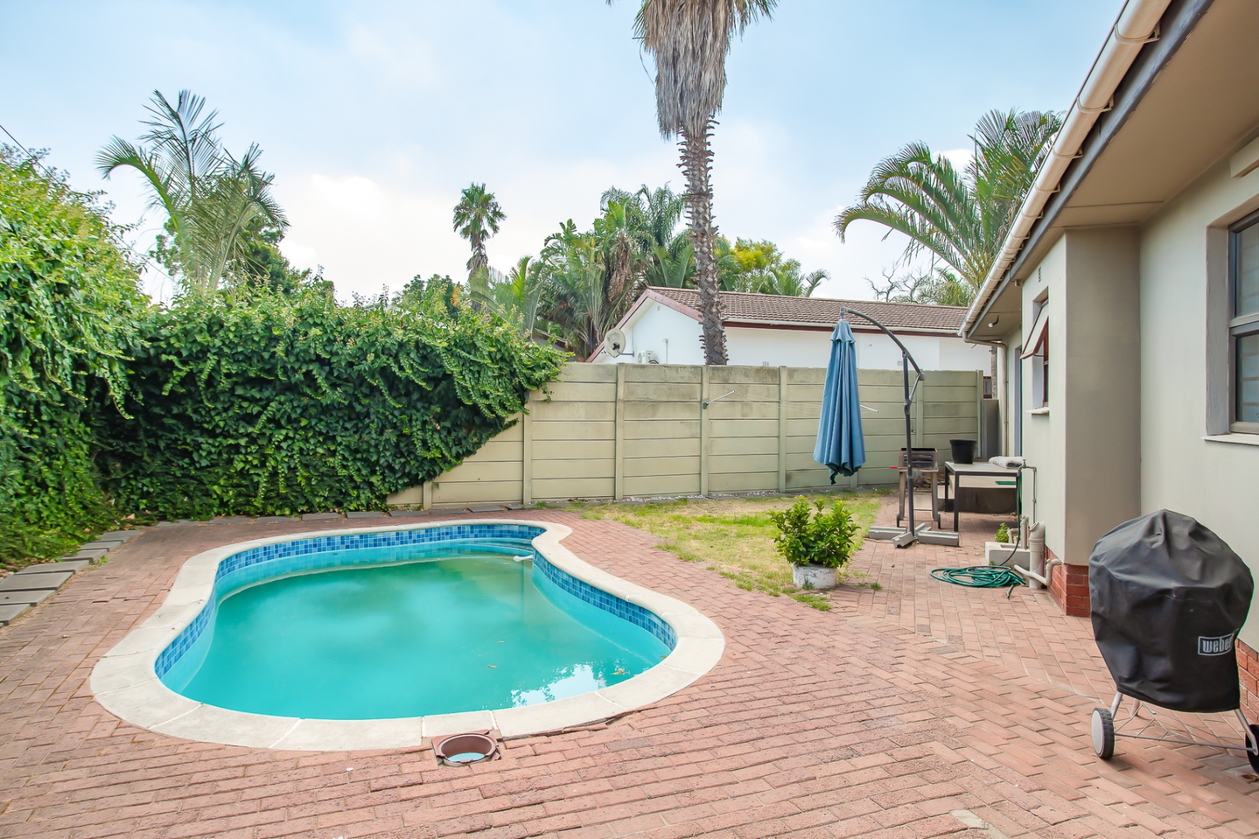 626m² Short-term rental - Property is For Sale