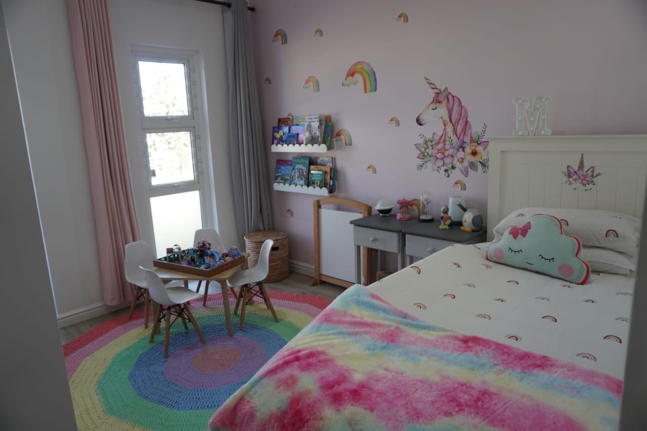 0m² Modern, light-filled 2-bedroom townhouse within a secure estate.