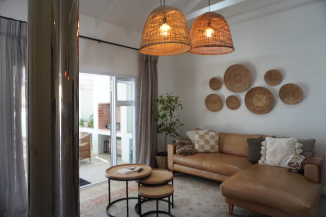 0m² Modern, light-filled 2-bedroom townhouse within a secure estate.