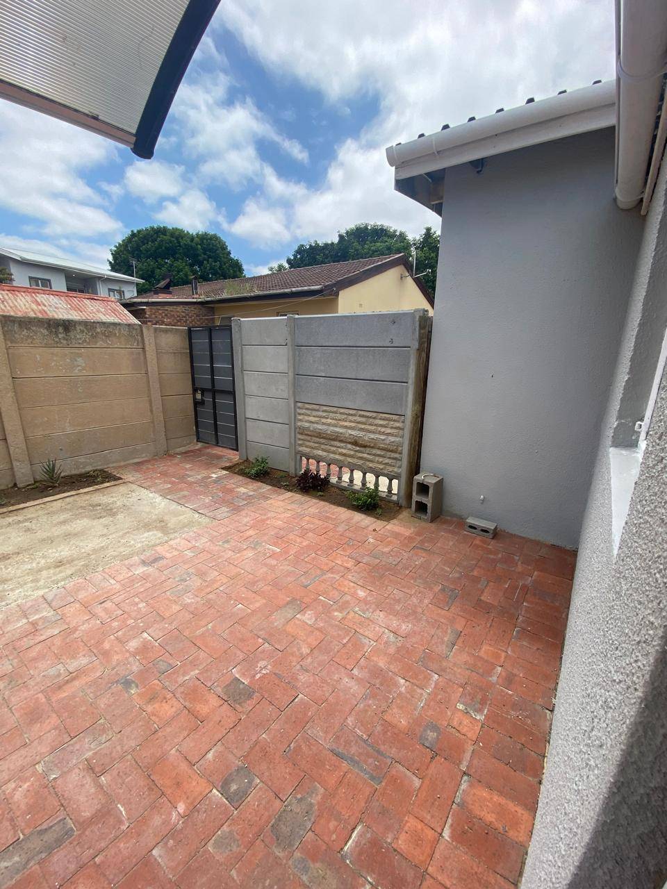 0m² Garden flat Unit available