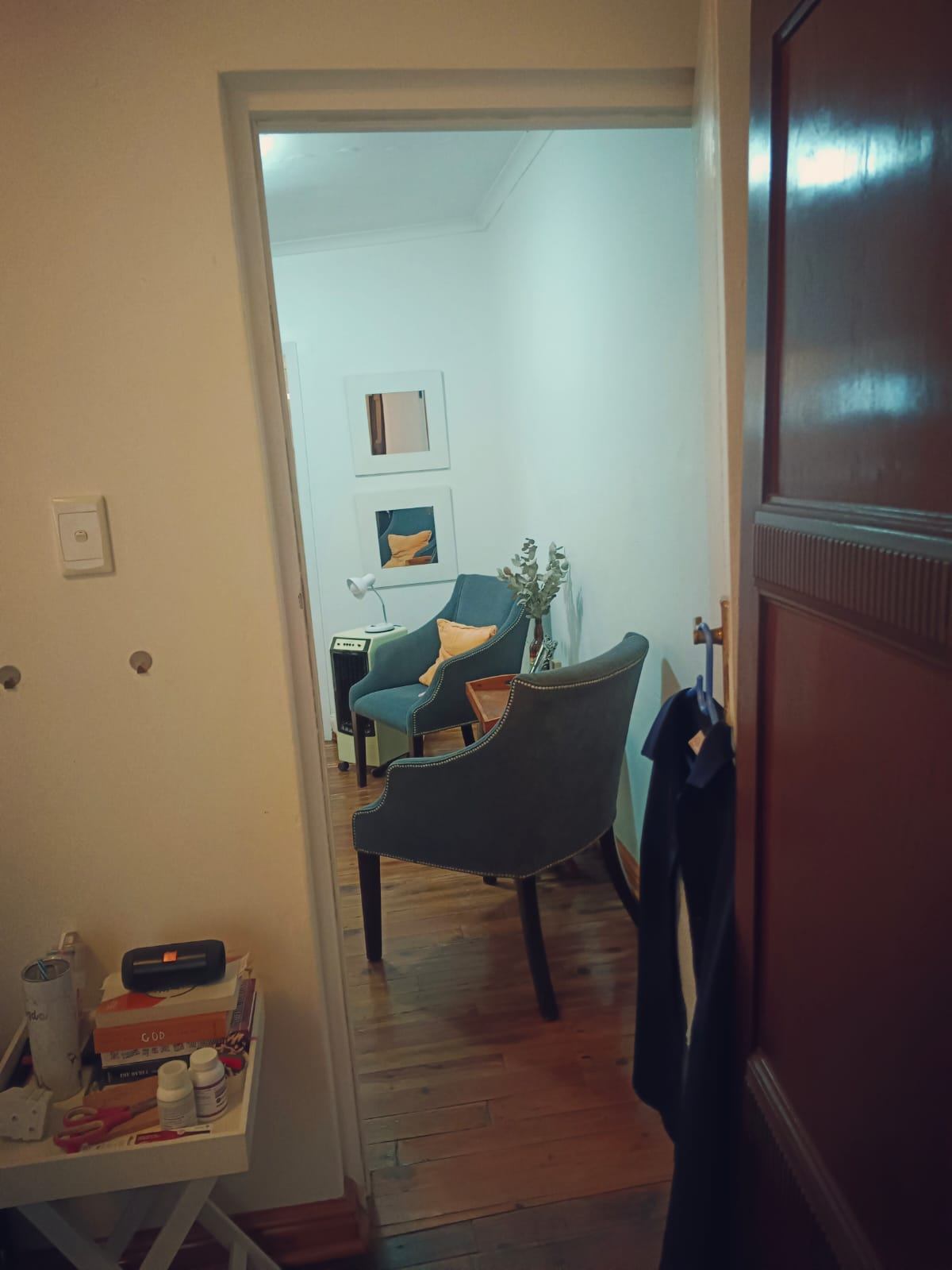 0m² This neat and private 1-bedroom garden cottage is ideal for a young professional or student