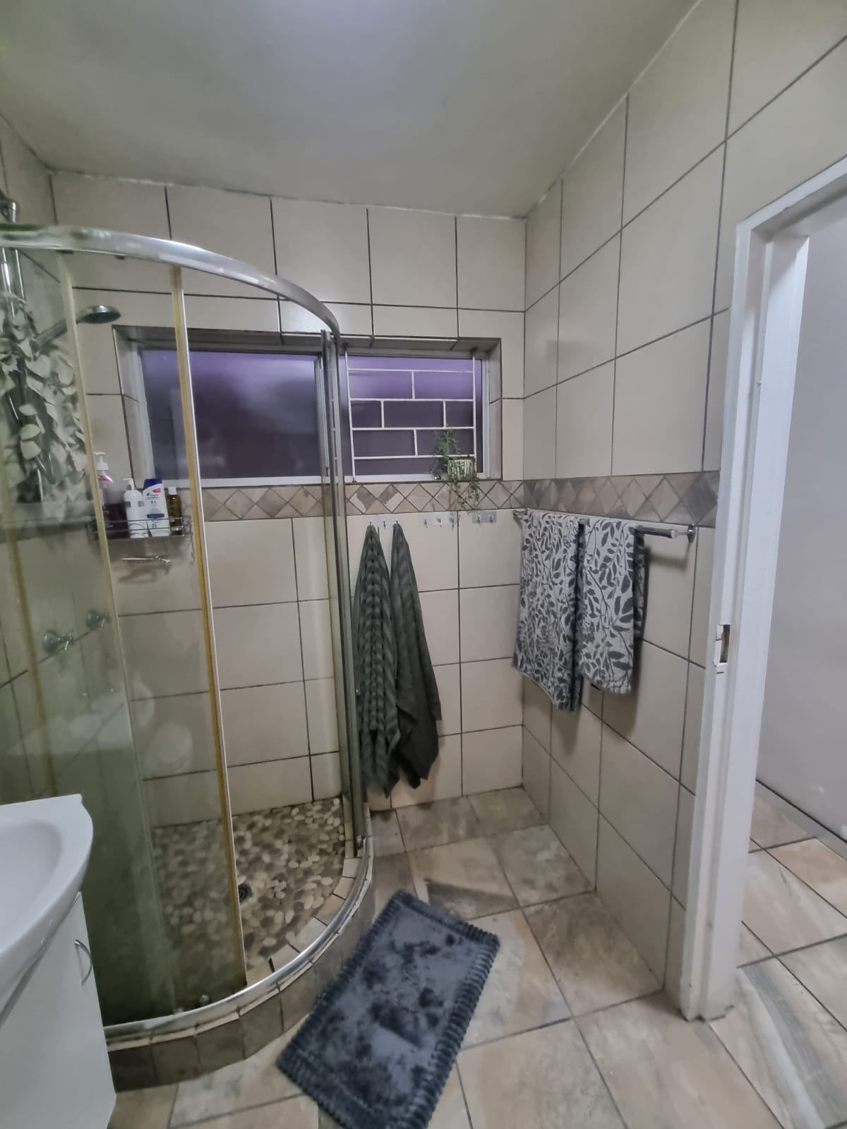 0m² Modern 1-Bedroom Apartment to Rent in Bergsig Complex