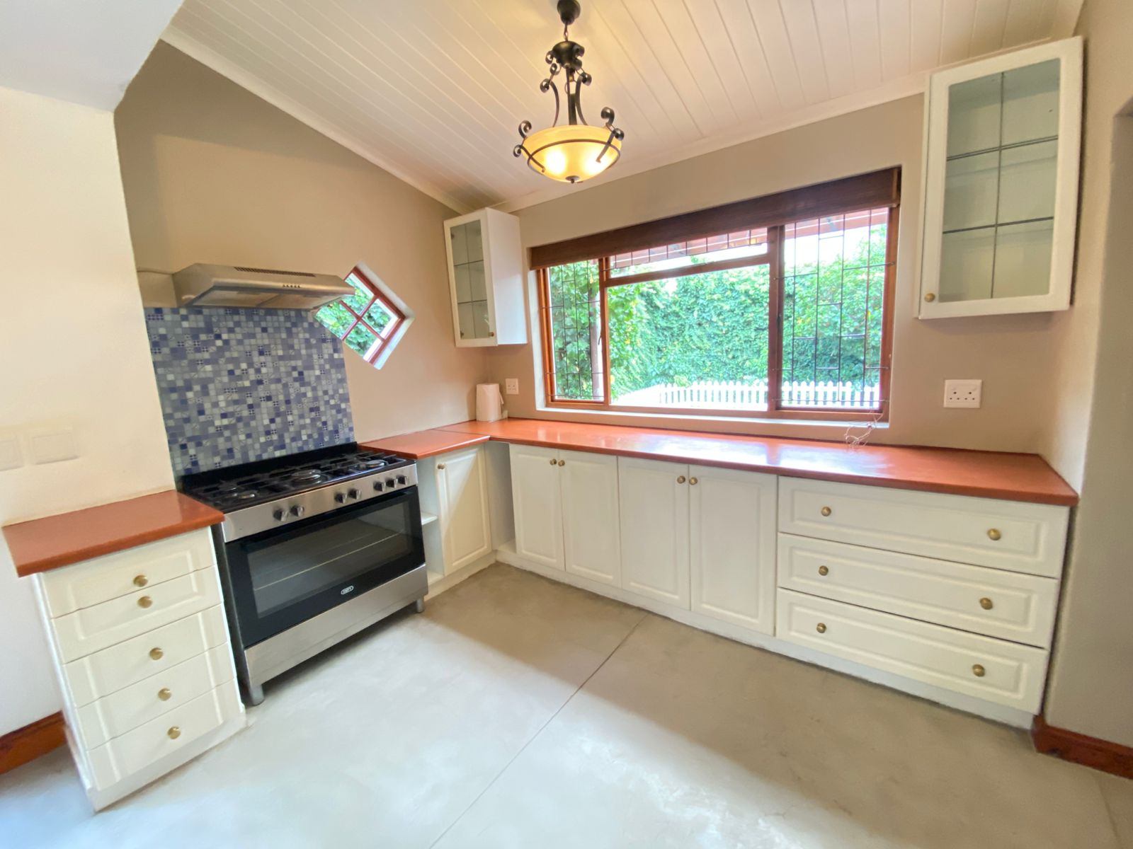 0m² 3 Bedroom Family Home to Rent in Lemoenkloof
