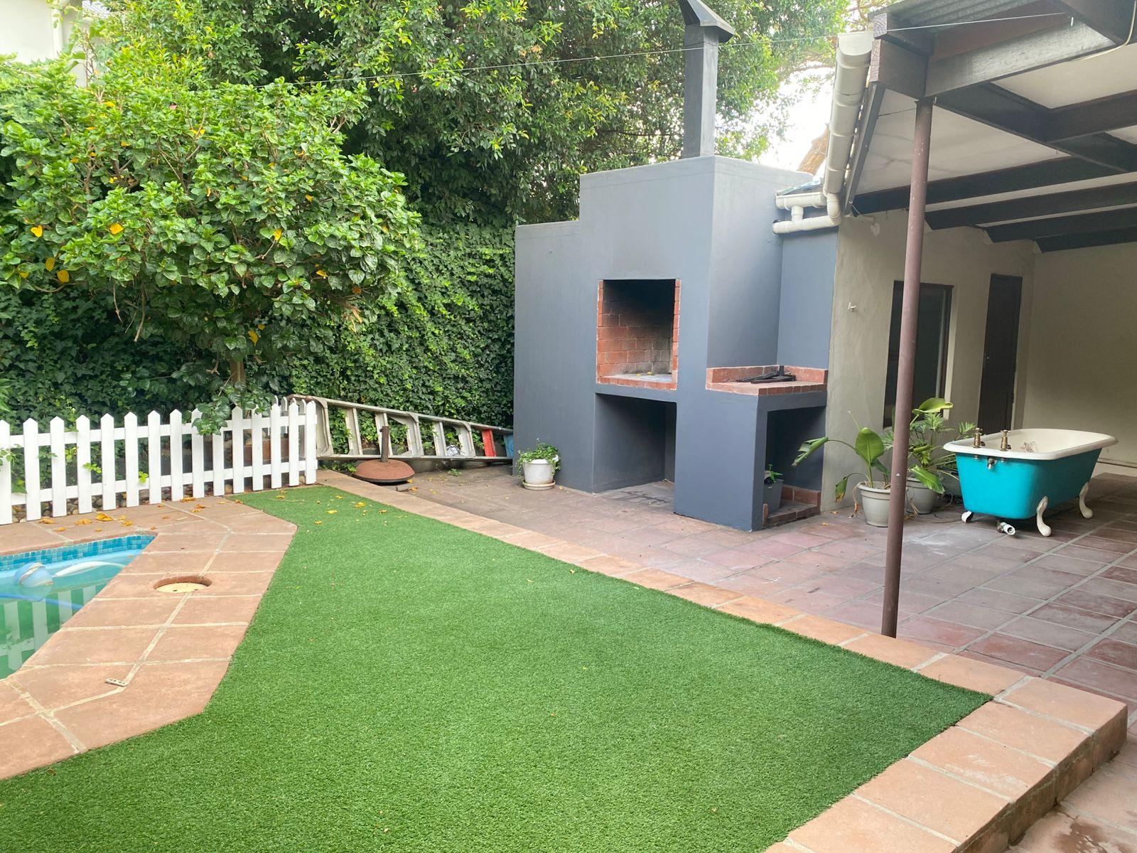 0m² 3 Bedroom Family Home to Rent in Lemoenkloof
