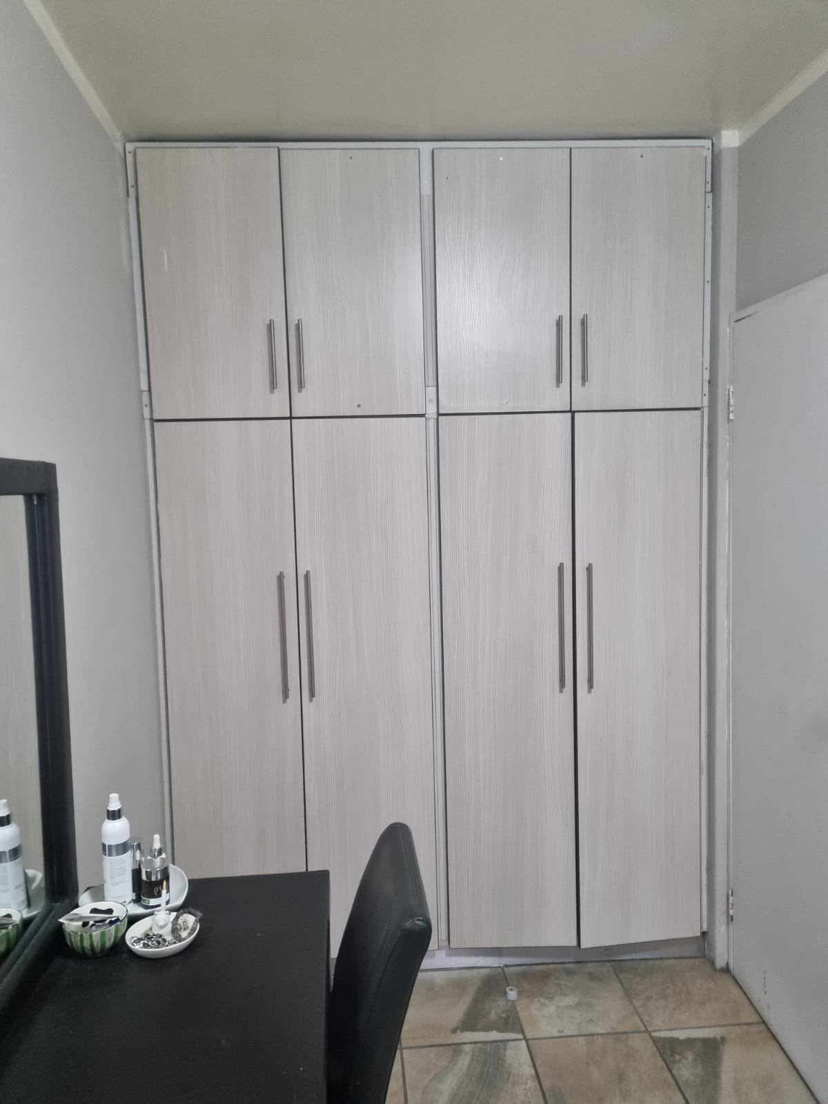 0m² Modern 1-Bedroom Apartment to Rent in Bergsig Complex