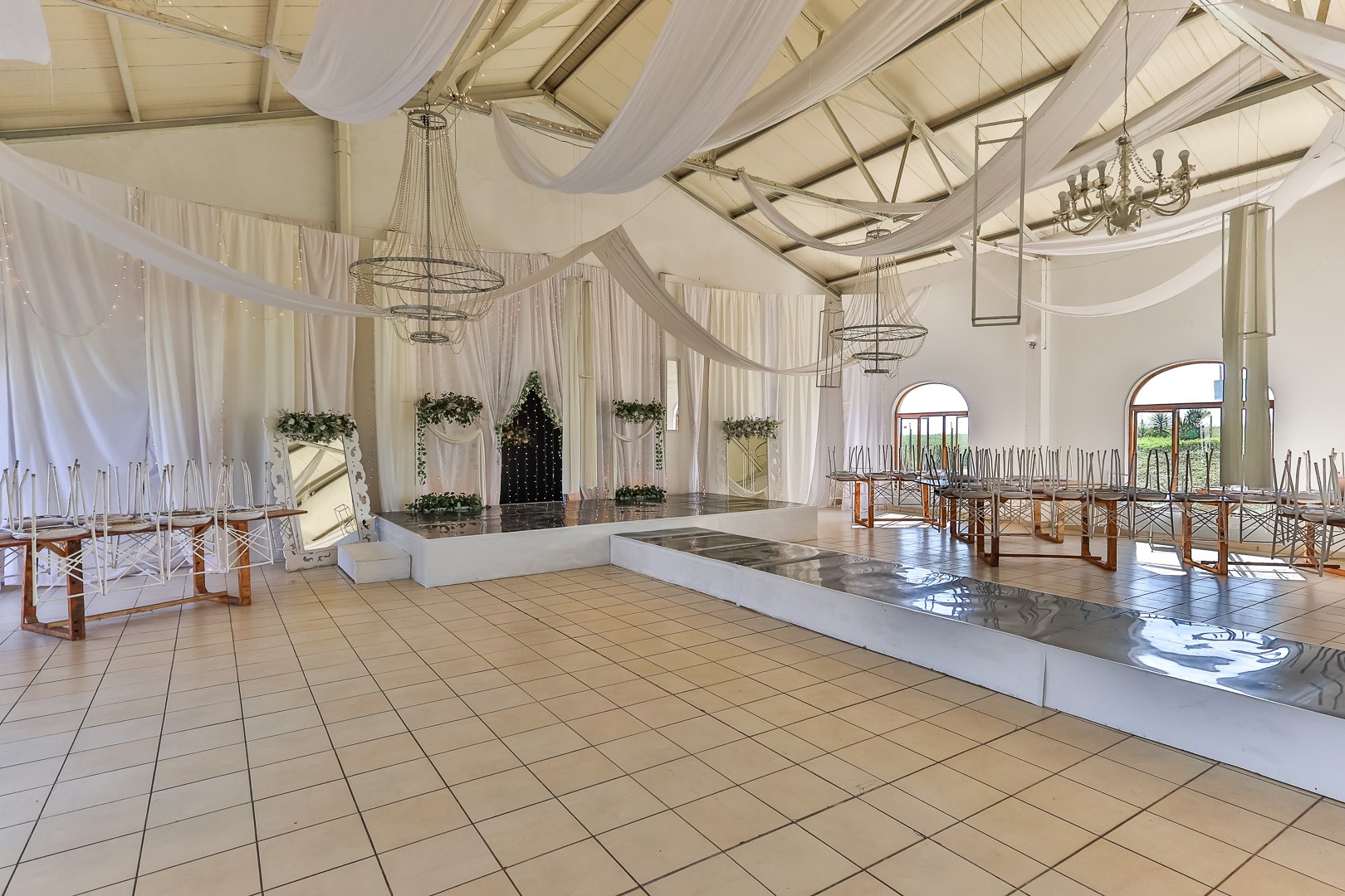 135261m² Opportunity to restore and reimagine a remarkable country estate in the heart of the Paarl