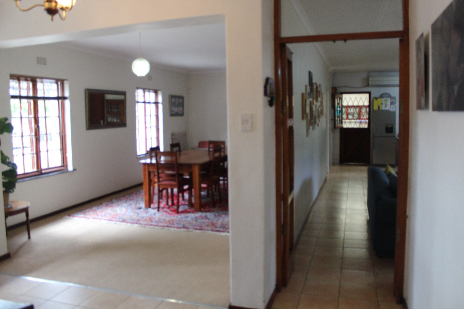 903m² Spacious and Well-Maintained 3-Bedroom Home to Rent