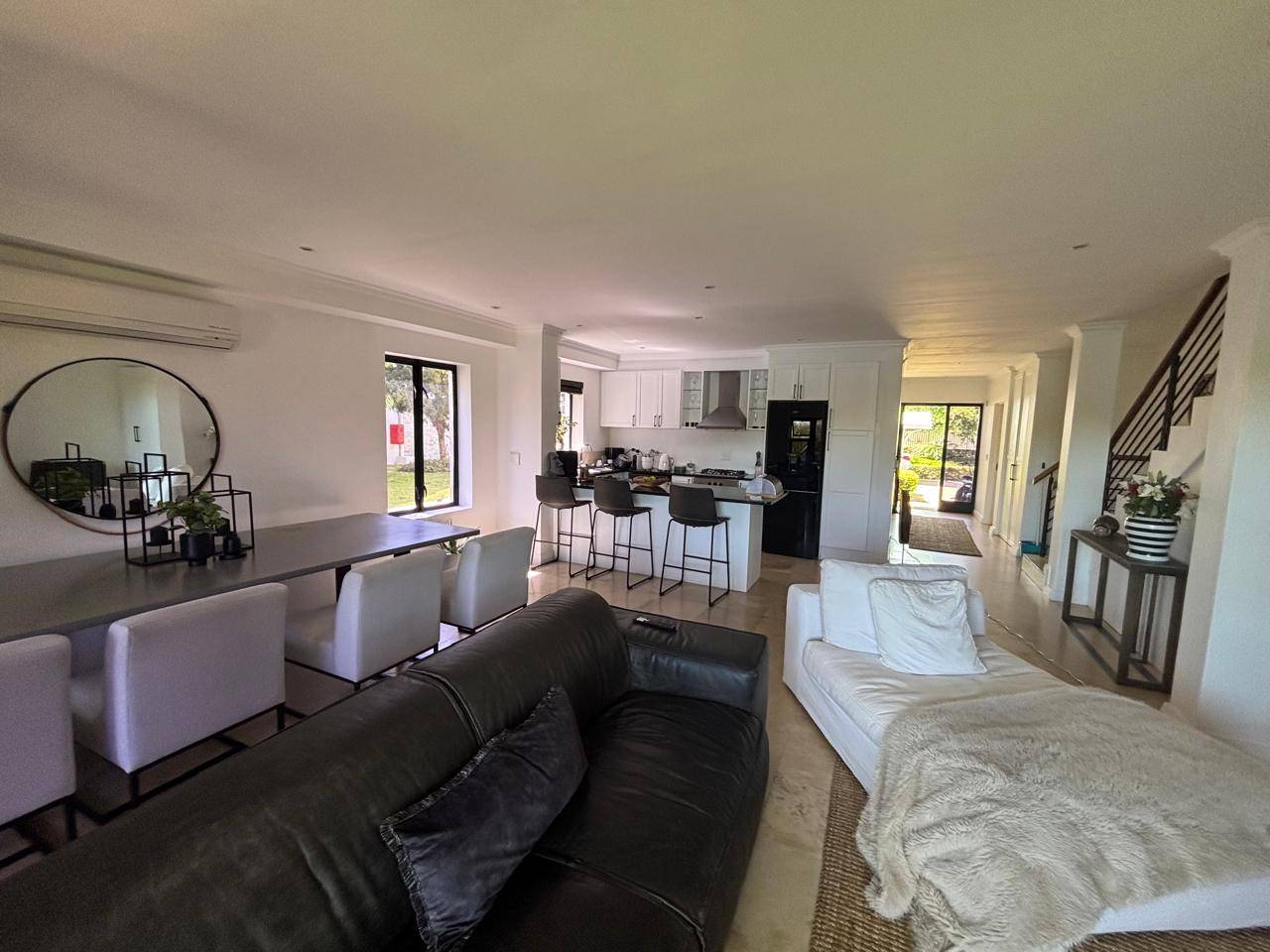 0m² 4-Bedroom Lodge | Pearl Valley