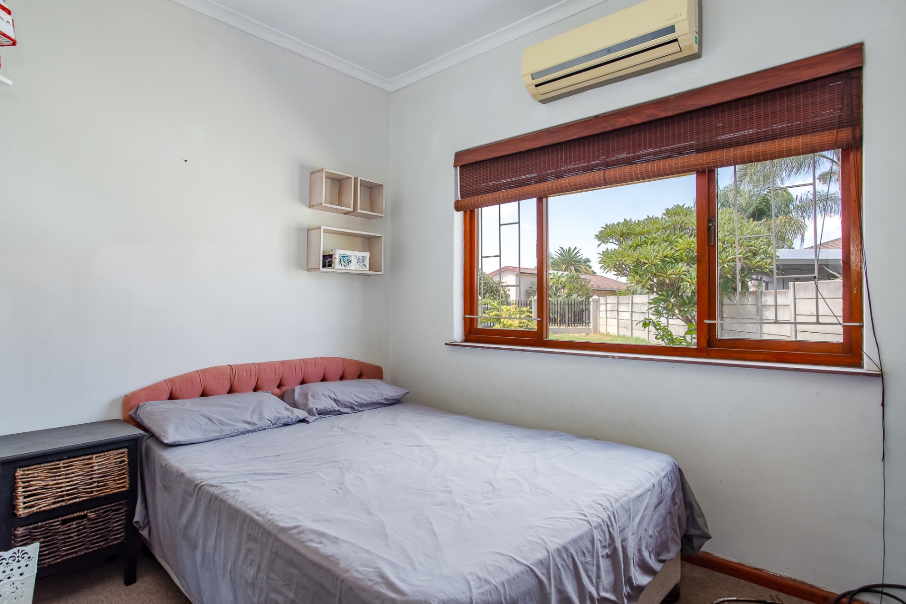 626m² Short-term rental - Property is For Sale