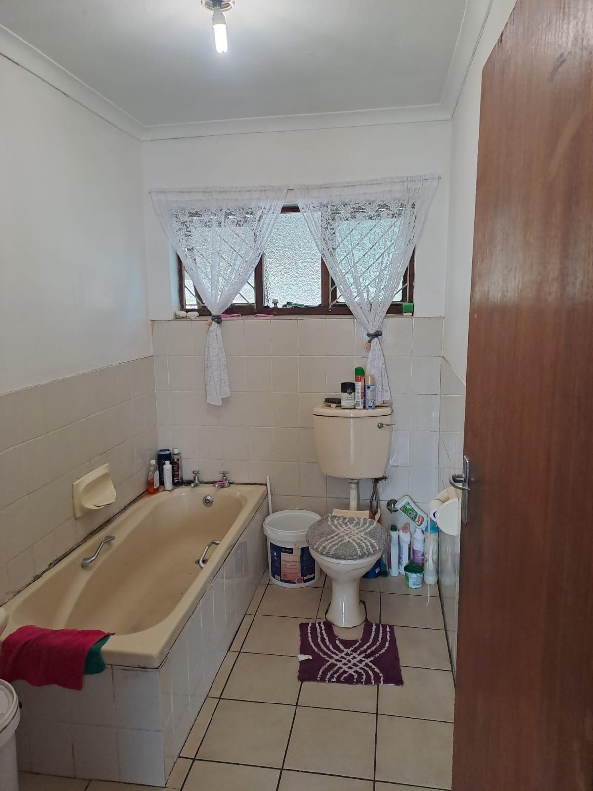 263m² 3-Bedroom House to Rent in Paarl
