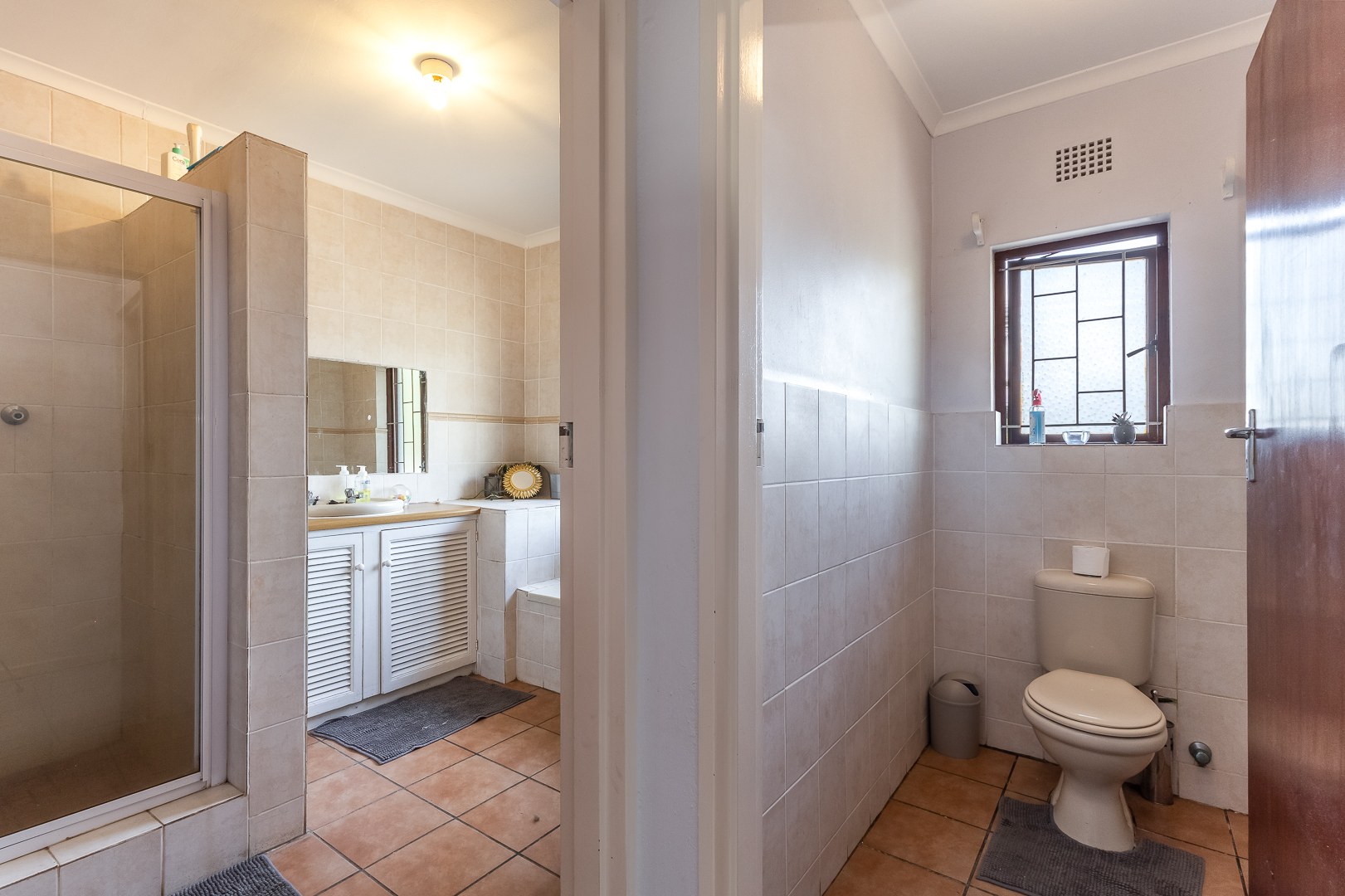 824m² Spacious Three-Bedroom Family Home with Mountain Views in Groenvlei