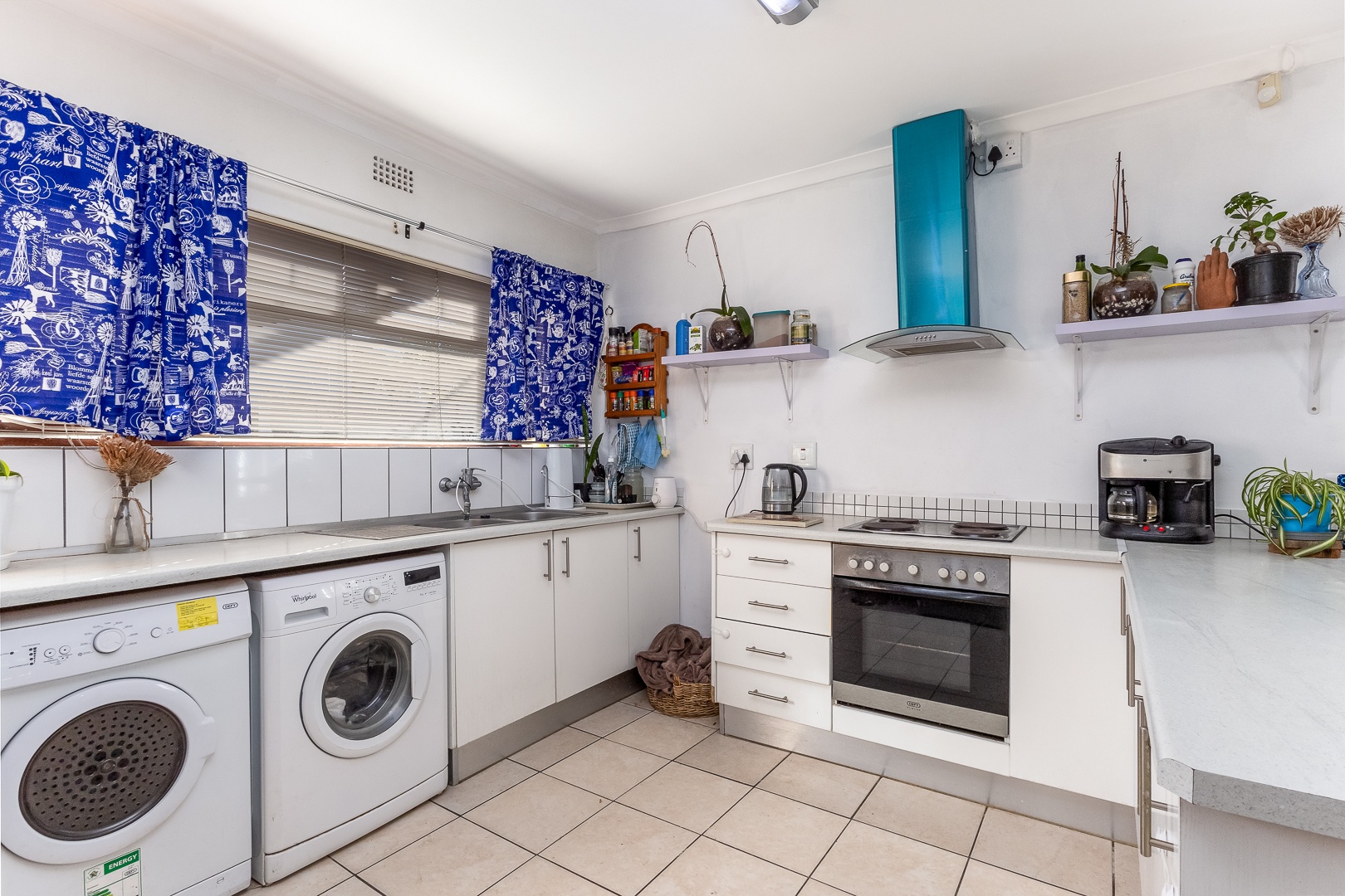 425m² Well-Located 3 Bedroom Corner Home in Paarl Central