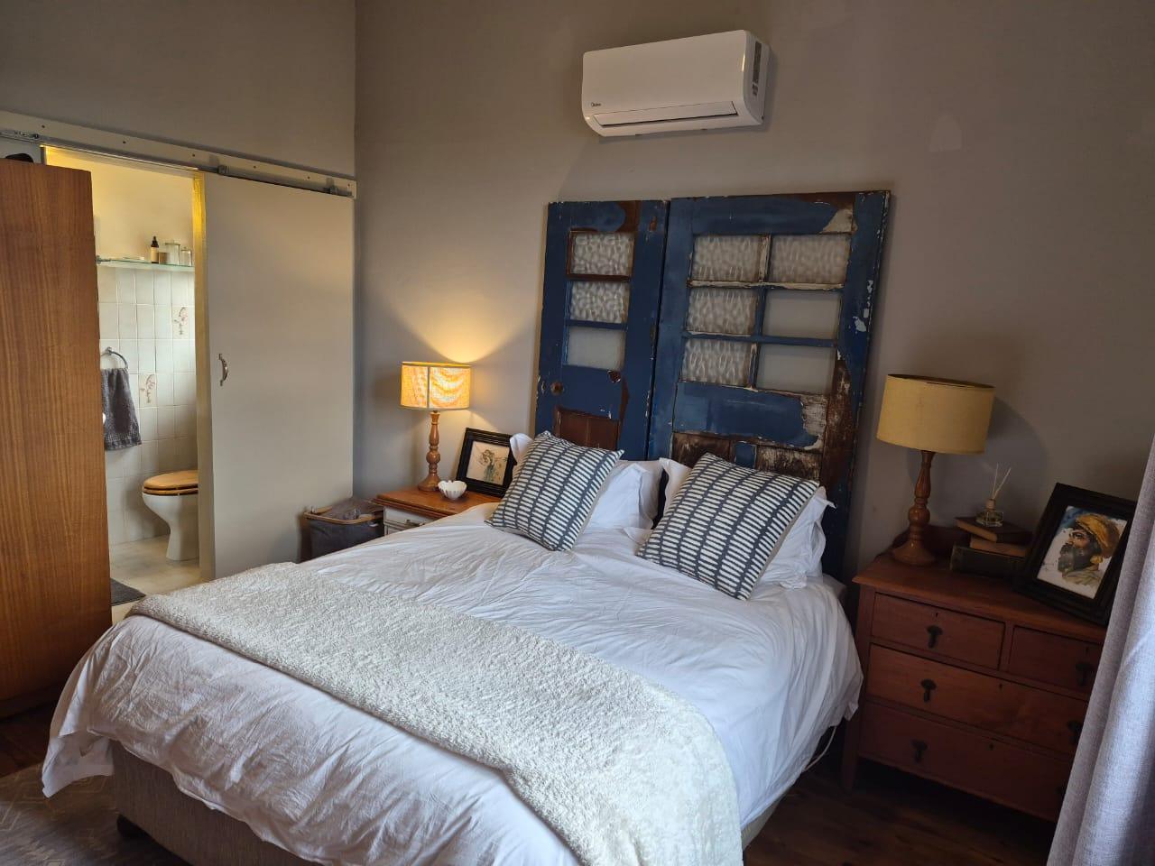 0m² We are excited to present this beautiful family home for rent in a highly sought-after location.