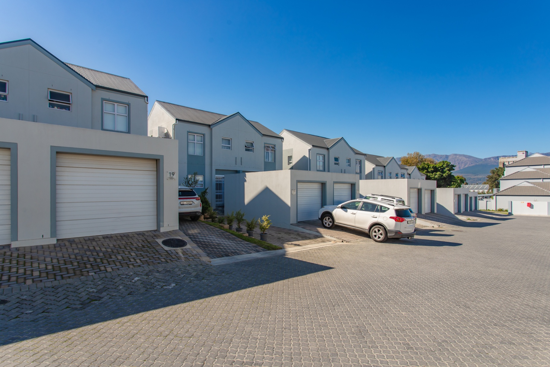 0m² 2-Bedroom Duplex Townhouse to Rent in Honeydew Security Estate