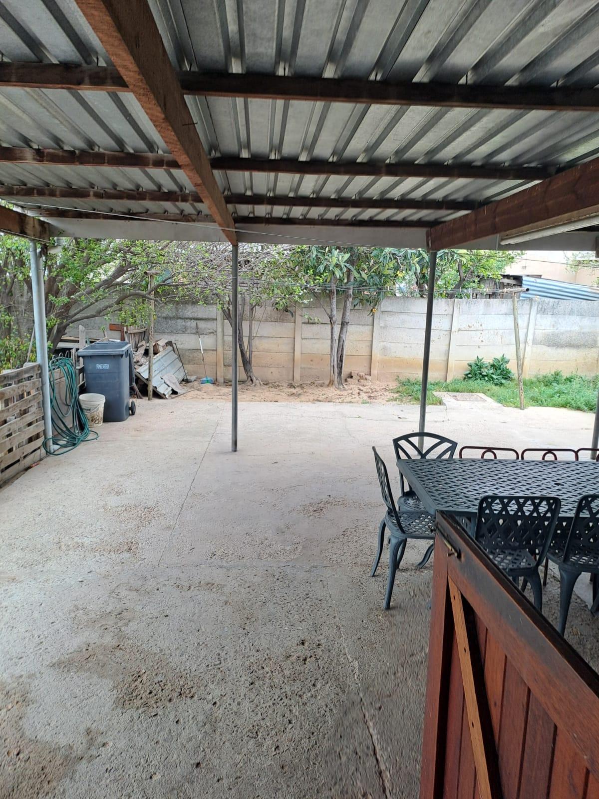 263m² 3-Bedroom House to Rent in Paarl