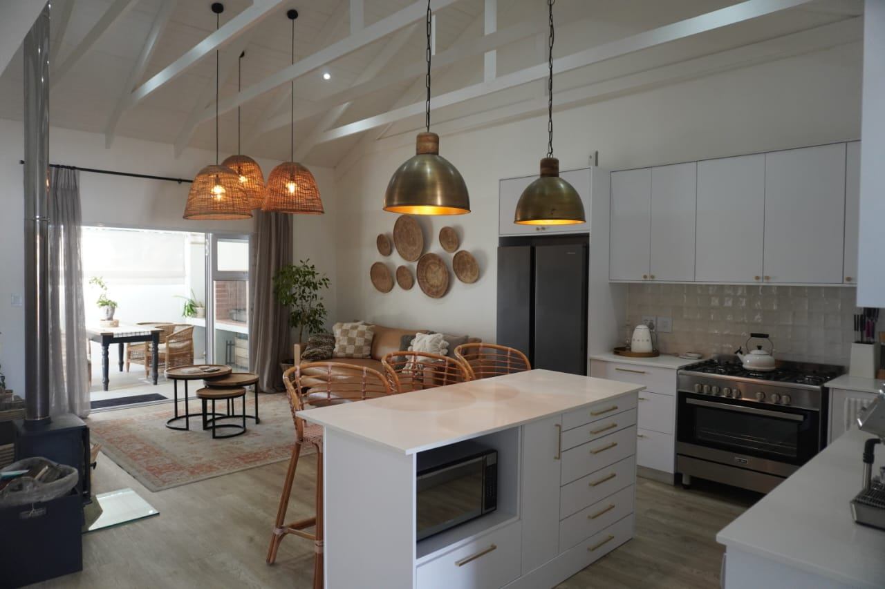 0m² Modern, light-filled 2-bedroom townhouse within a secure estate.