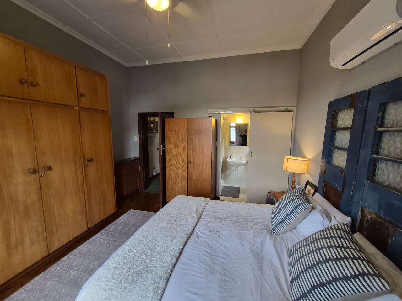 0m² We are excited to present this beautiful family home for rent in a highly sought-after location.