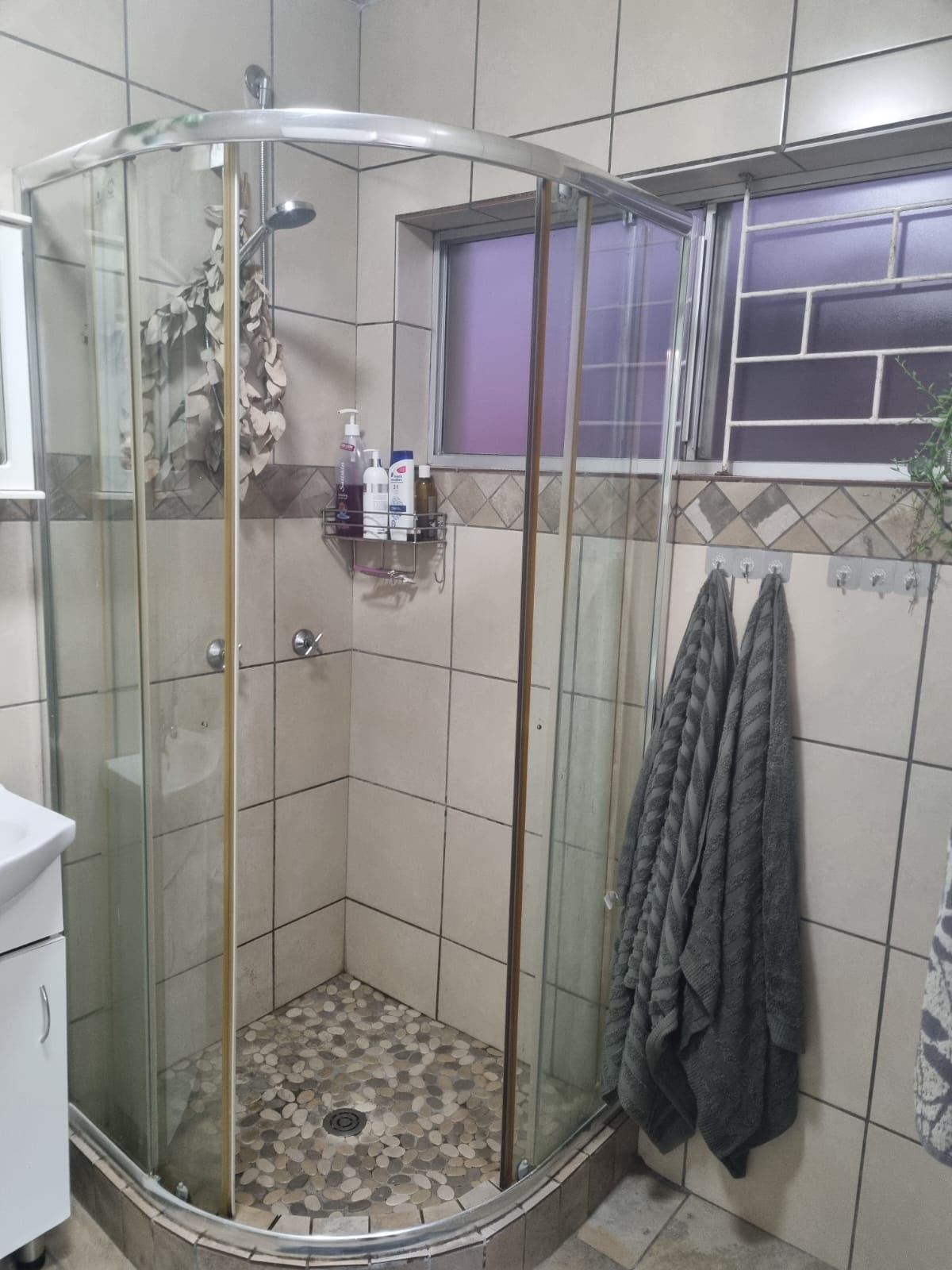0m² Modern 1-Bedroom Apartment to Rent in Bergsig Complex
