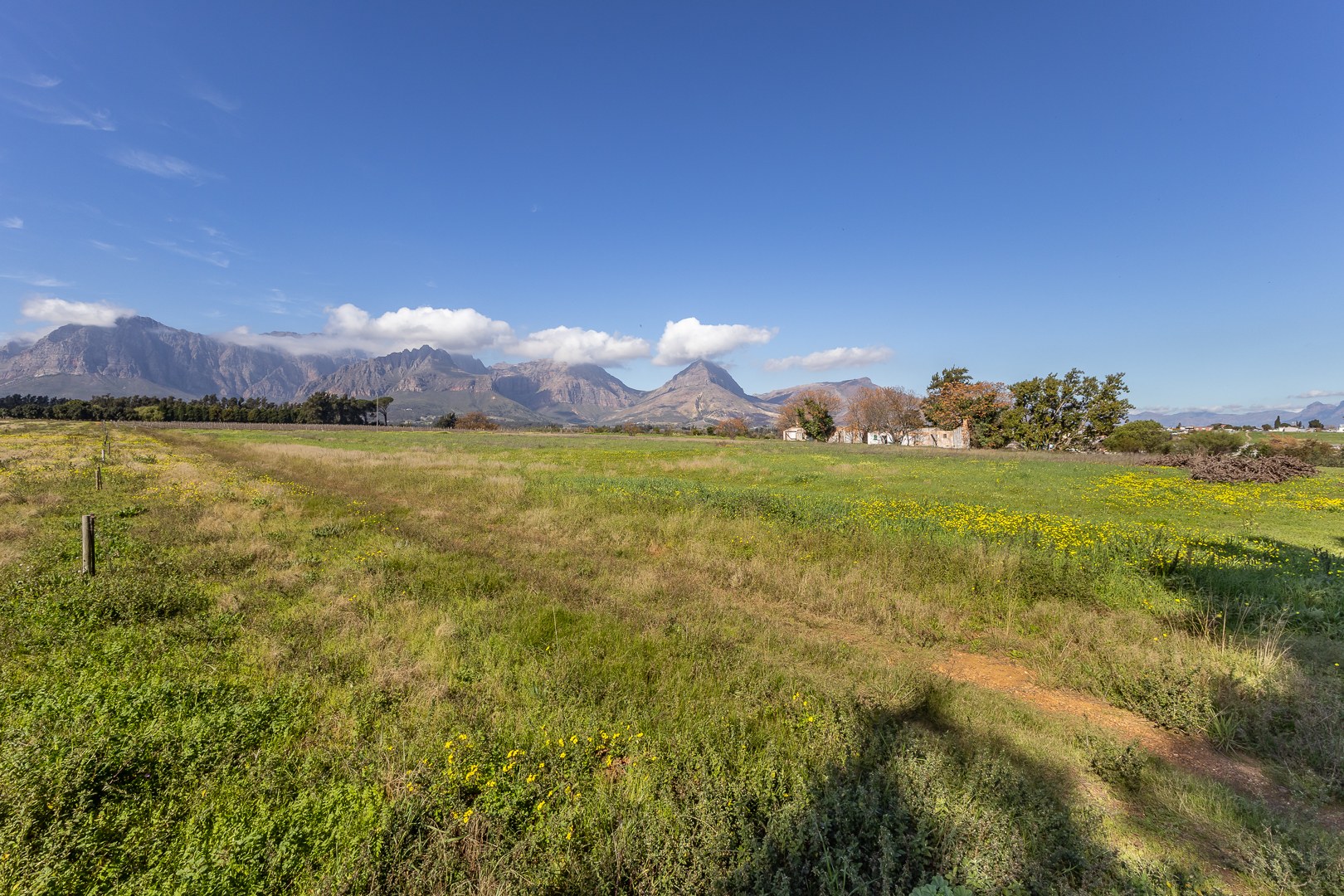 135261m² Opportunity to restore and reimagine a remarkable country estate in the heart of the Paarl