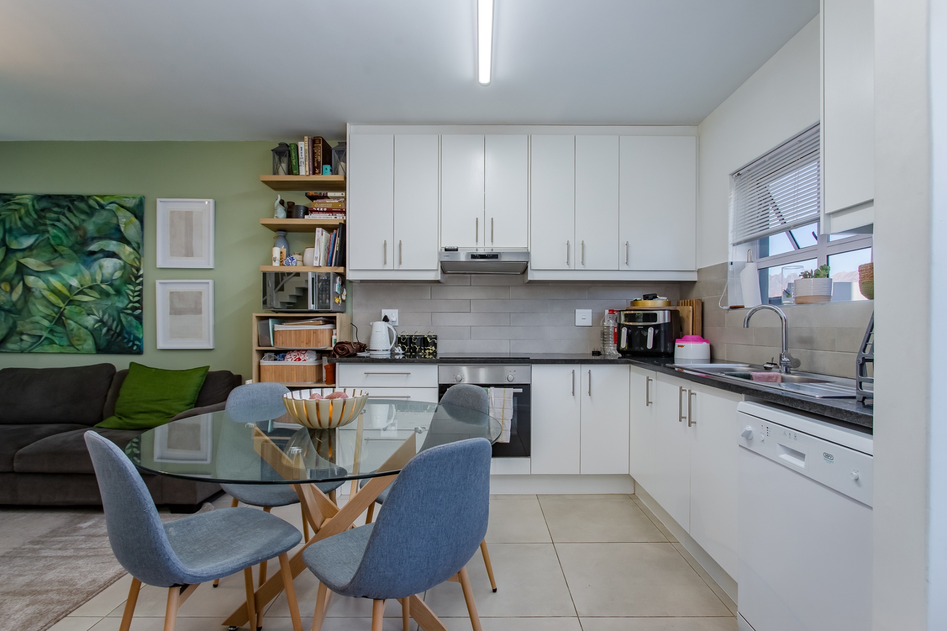 0m² 2-Bedroom Duplex Townhouse to Rent in Honeydew Security Estate