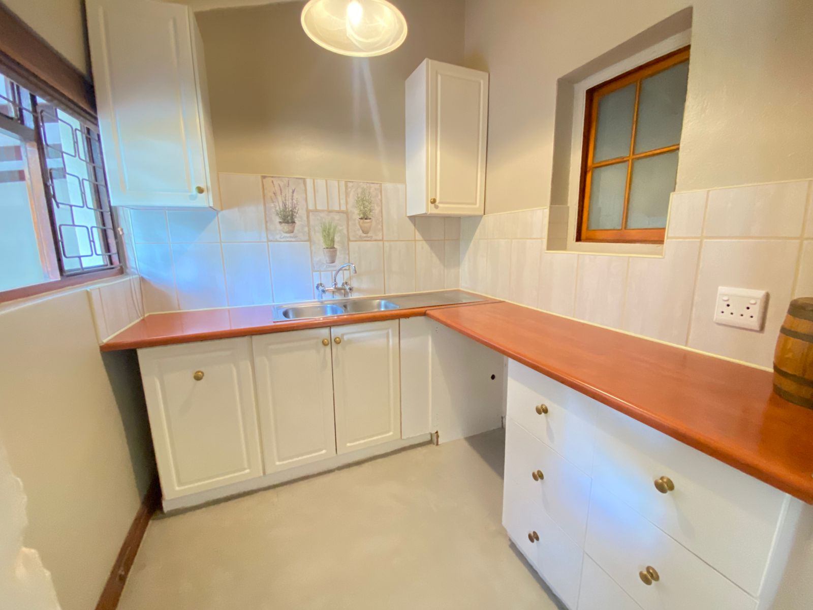 0m² 3 Bedroom Family Home to Rent in Lemoenkloof