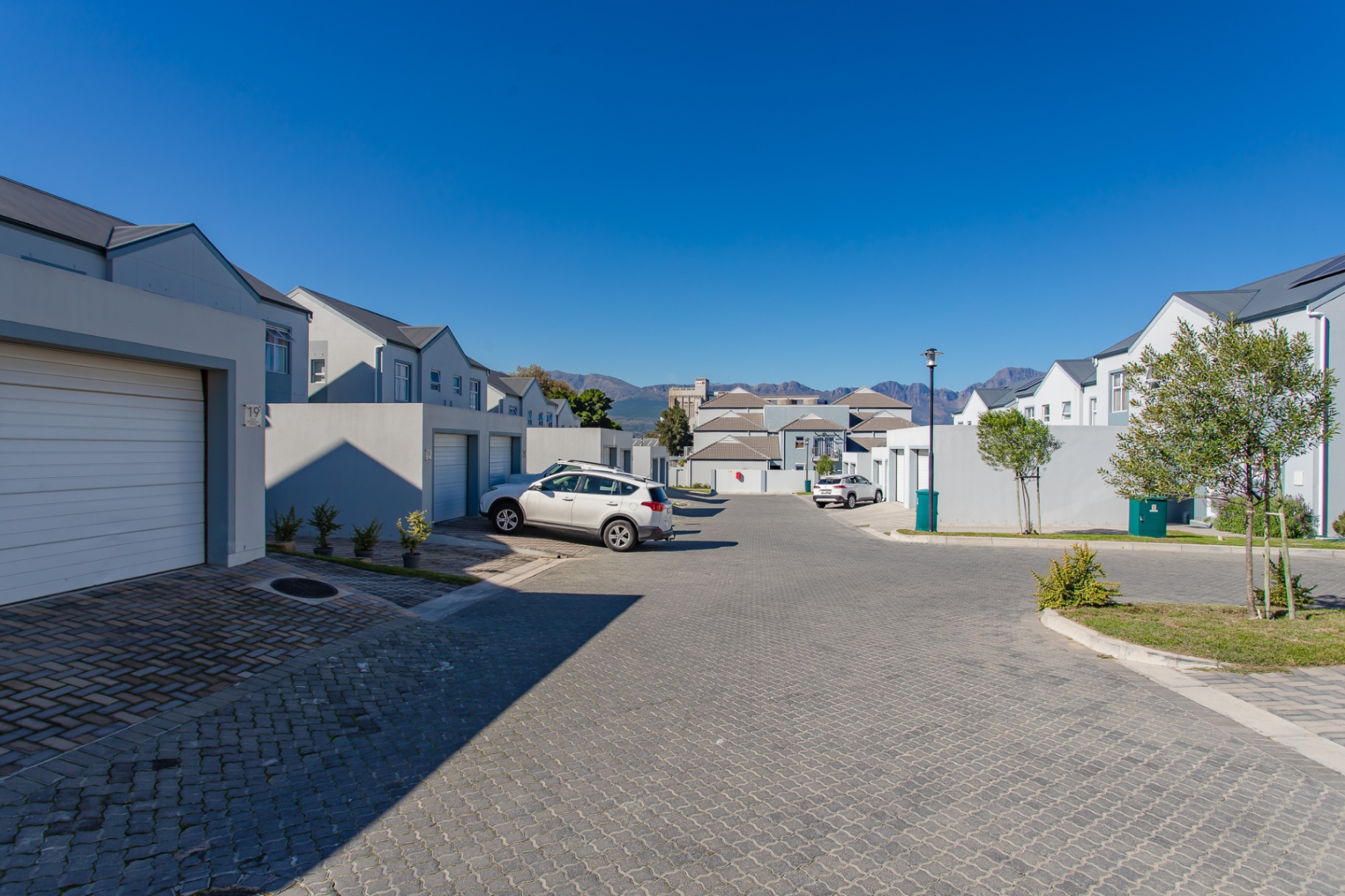 0m² 2-Bedroom Duplex Townhouse to Rent in Honeydew Security Estate