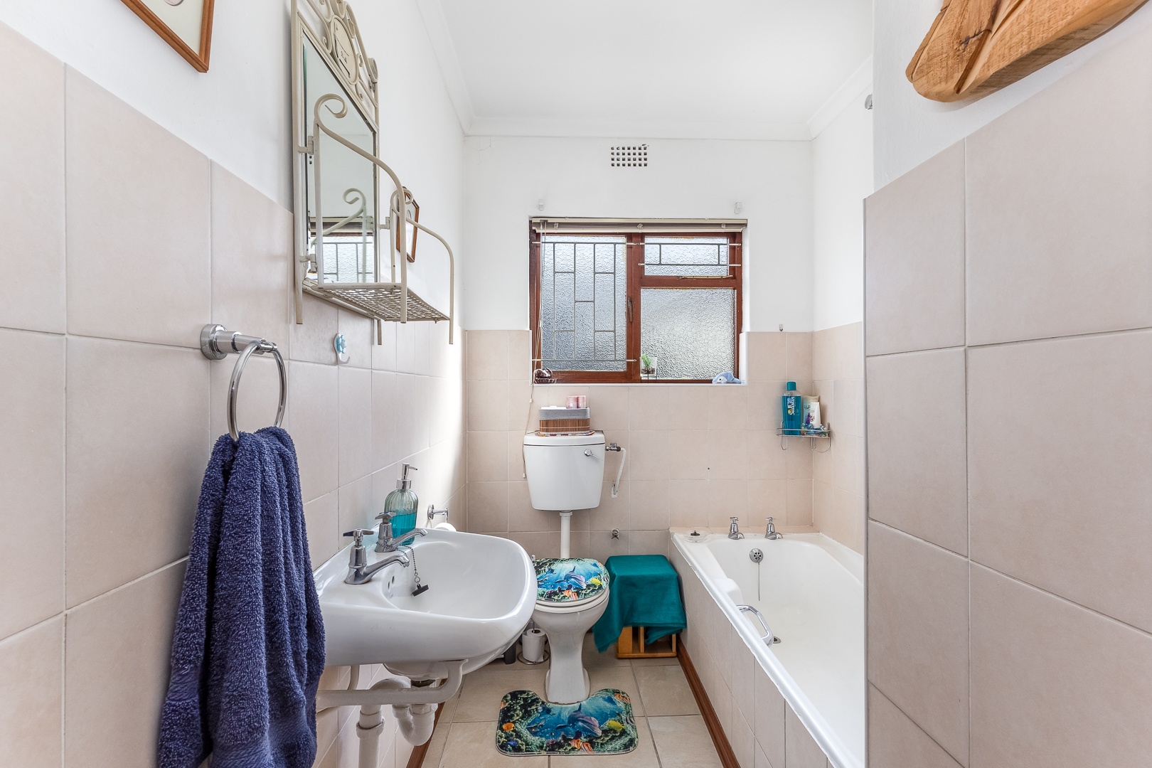 425m² Well-Located 3 Bedroom Corner Home in Paarl Central