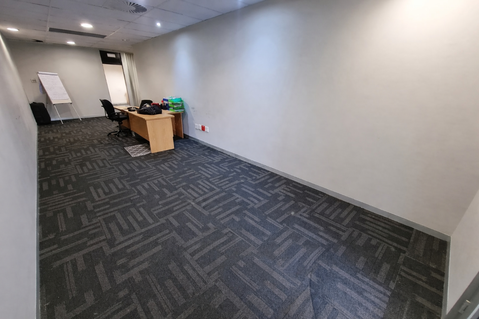 189m² Prime Butterworth Commercial: Your Business Awaits!
